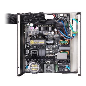 منبع تغذیه کامپیوتر گرین مدل GP700A-UK EVO